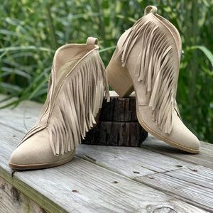 NEW Coconuts Lambert fringe booties, size 10